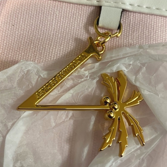 RELISTED - Picture 2 of 13